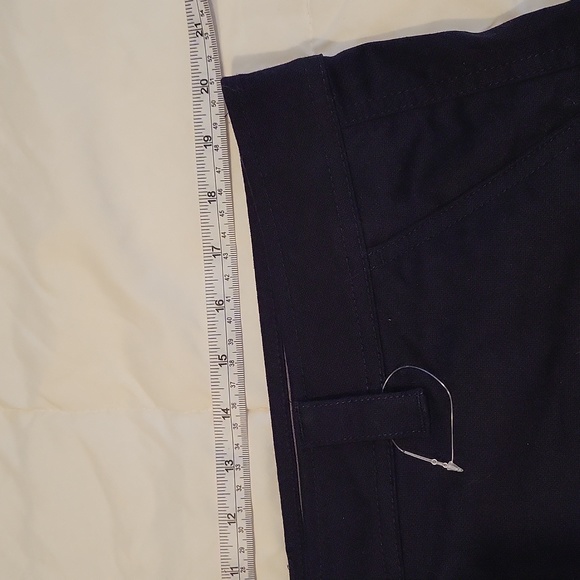 Mens cargo shorts Costco brand - Picture 3 of 5